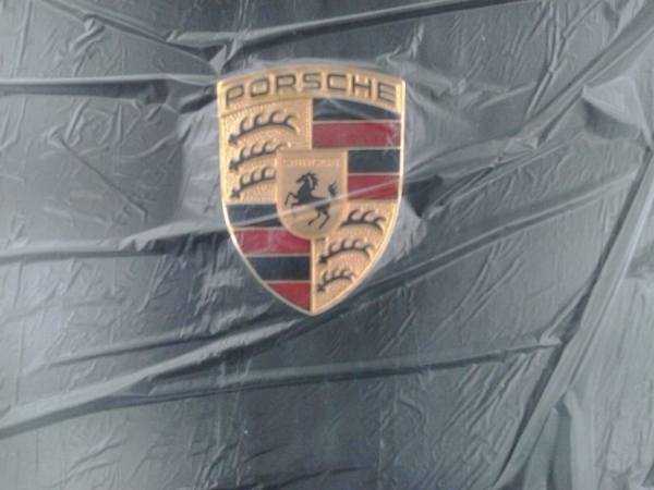 porsche-boxster-logo-lain